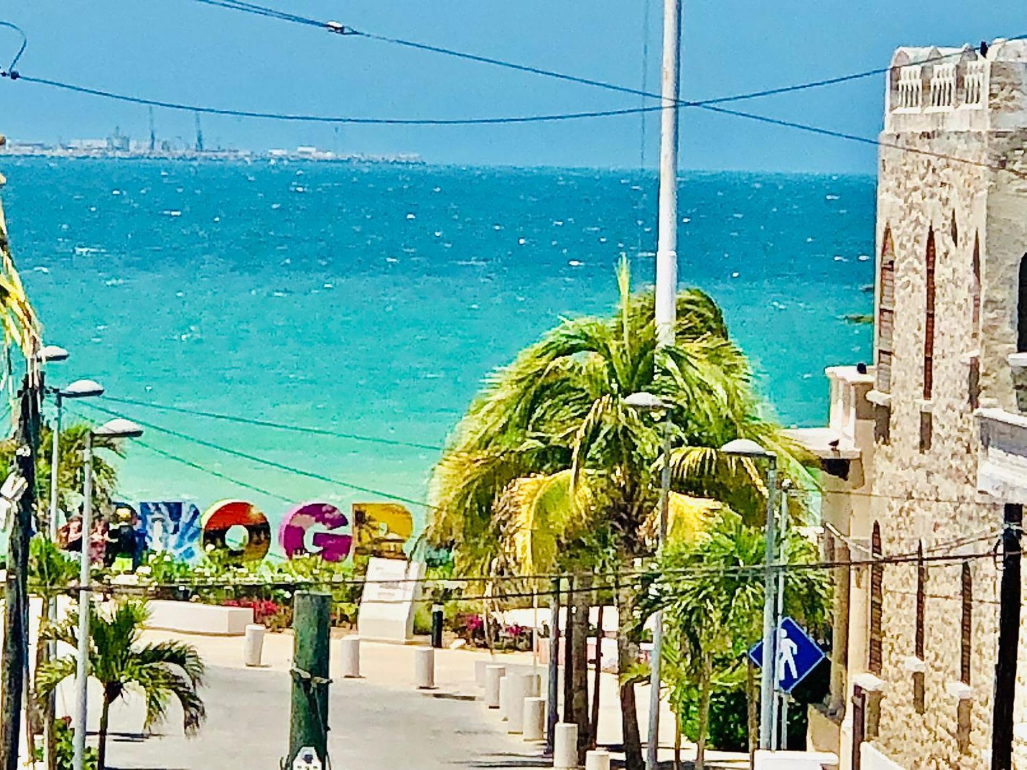 Malecon Beach House In Progreso 1 Block From Beach Zewnętrze zdjęcie